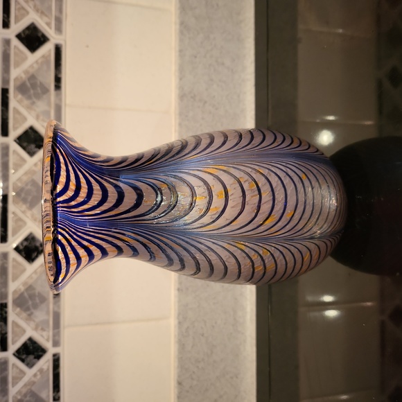 Hand Blown Feather Pull Art Glass Vase 7.25"